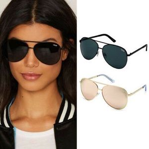 Quay vivienne black smoke oversized aviators